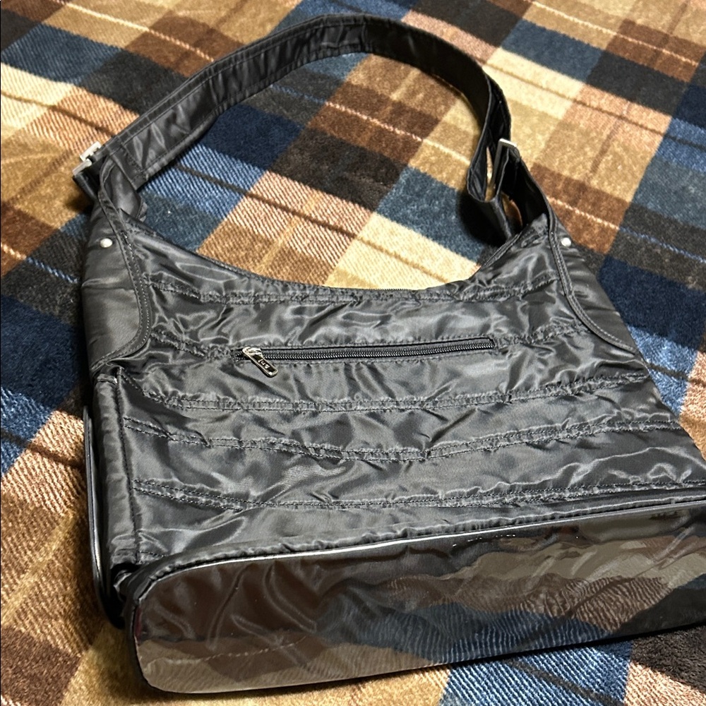 Lug Sleek Black Shoulder Bag